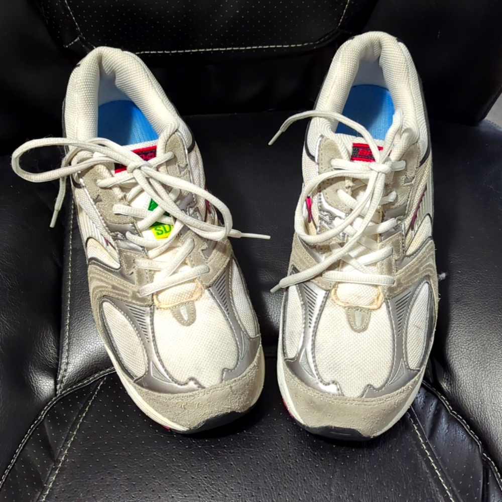 Brooks safety Shoes. Steel Toes. size 9EE. GUC. Women's.